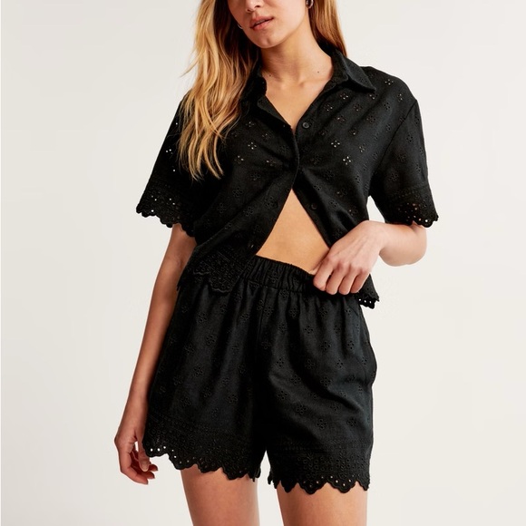 Abercrombie Eyelet Pull-on Shorts - Picture 3 of 3